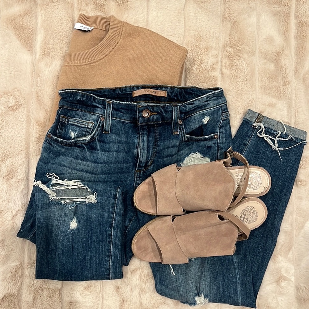 Joe’s Blue ripped Cropped Boyfriend Jeans Slim Crop size 24. Stretchy
